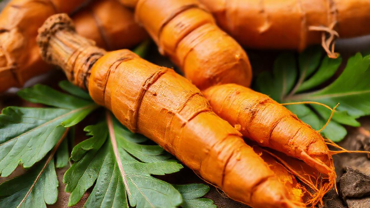 Raíz de cúrcuma: belleza natural y saludable