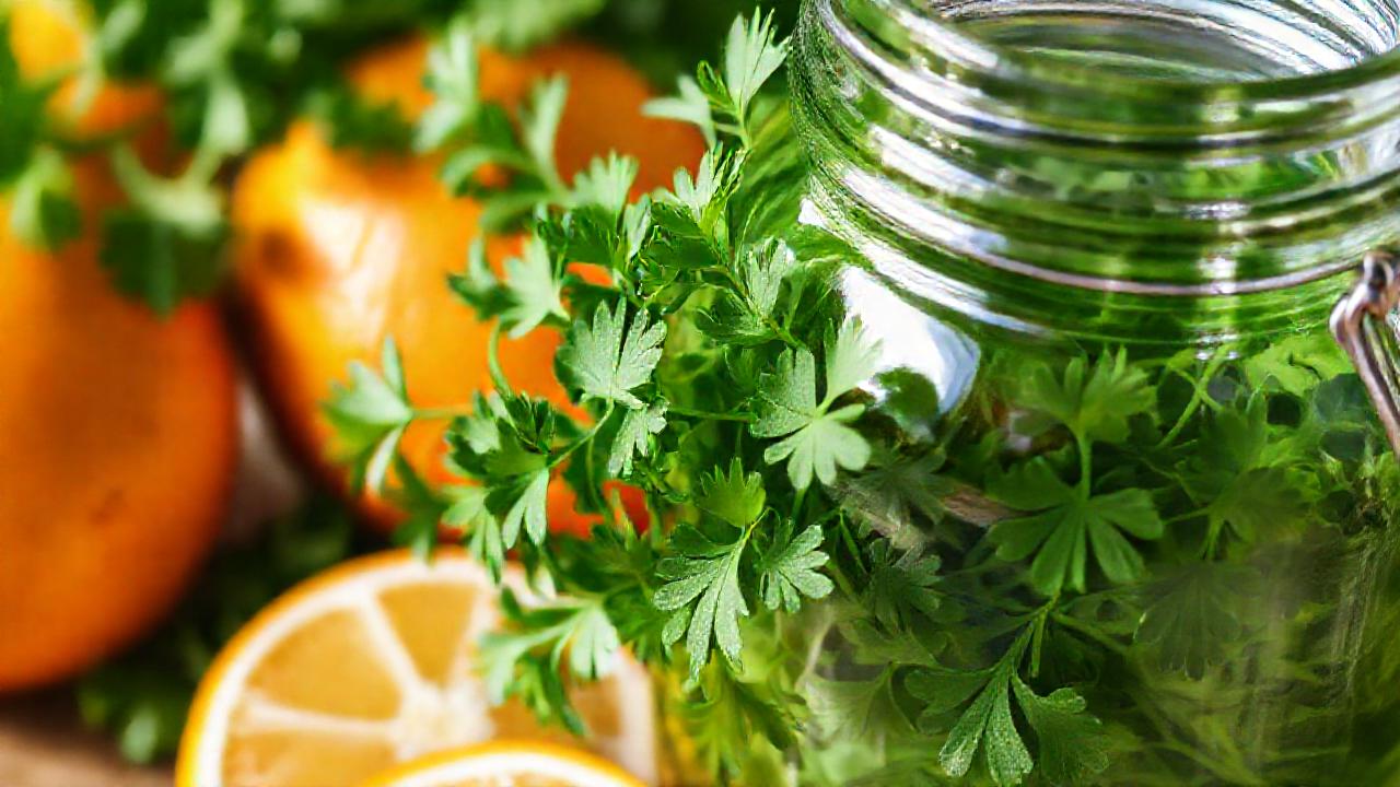 Hierbas frescas curan naturalmente y tranquilizan