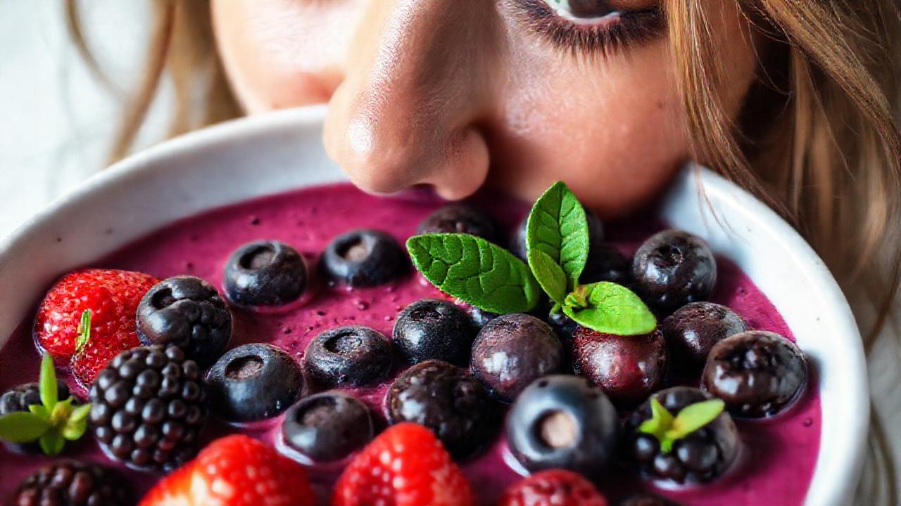 Arándanos brillantes, belleza radiante y saludable