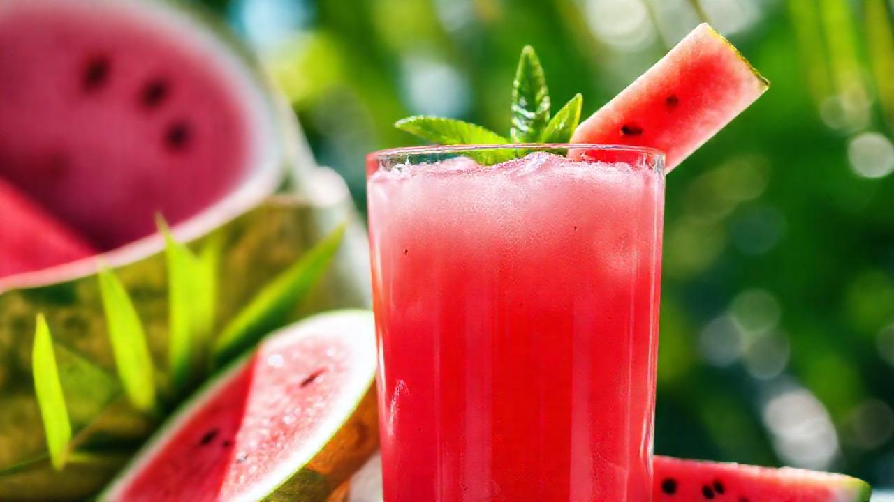 Agua de sandía tropical, refrescante y vibrante
