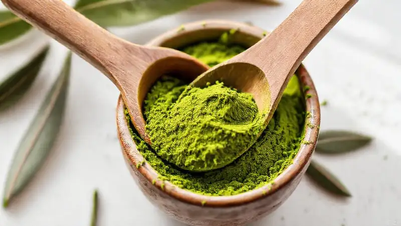 Matcha en cerámica, té natural y puro